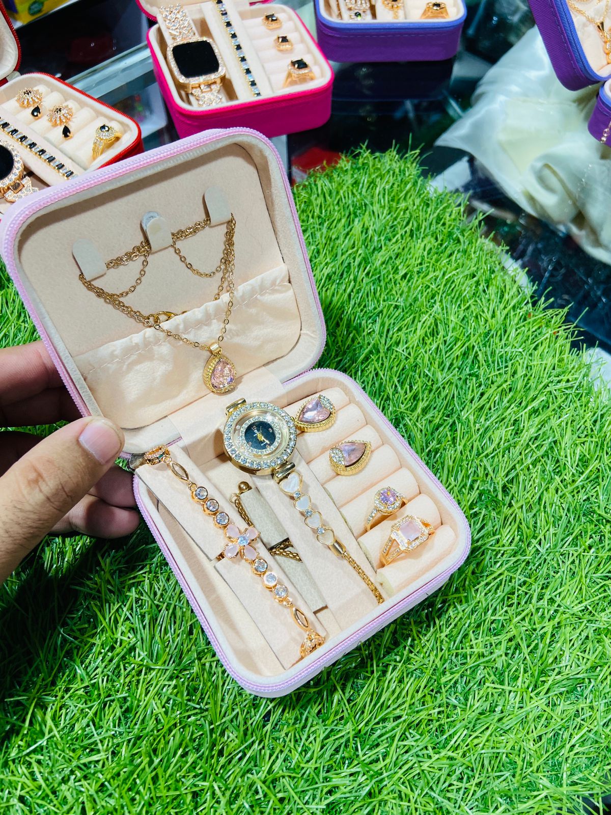 Jewelry Box with Jewelry Set – Rings, Earrings & Necklace Included